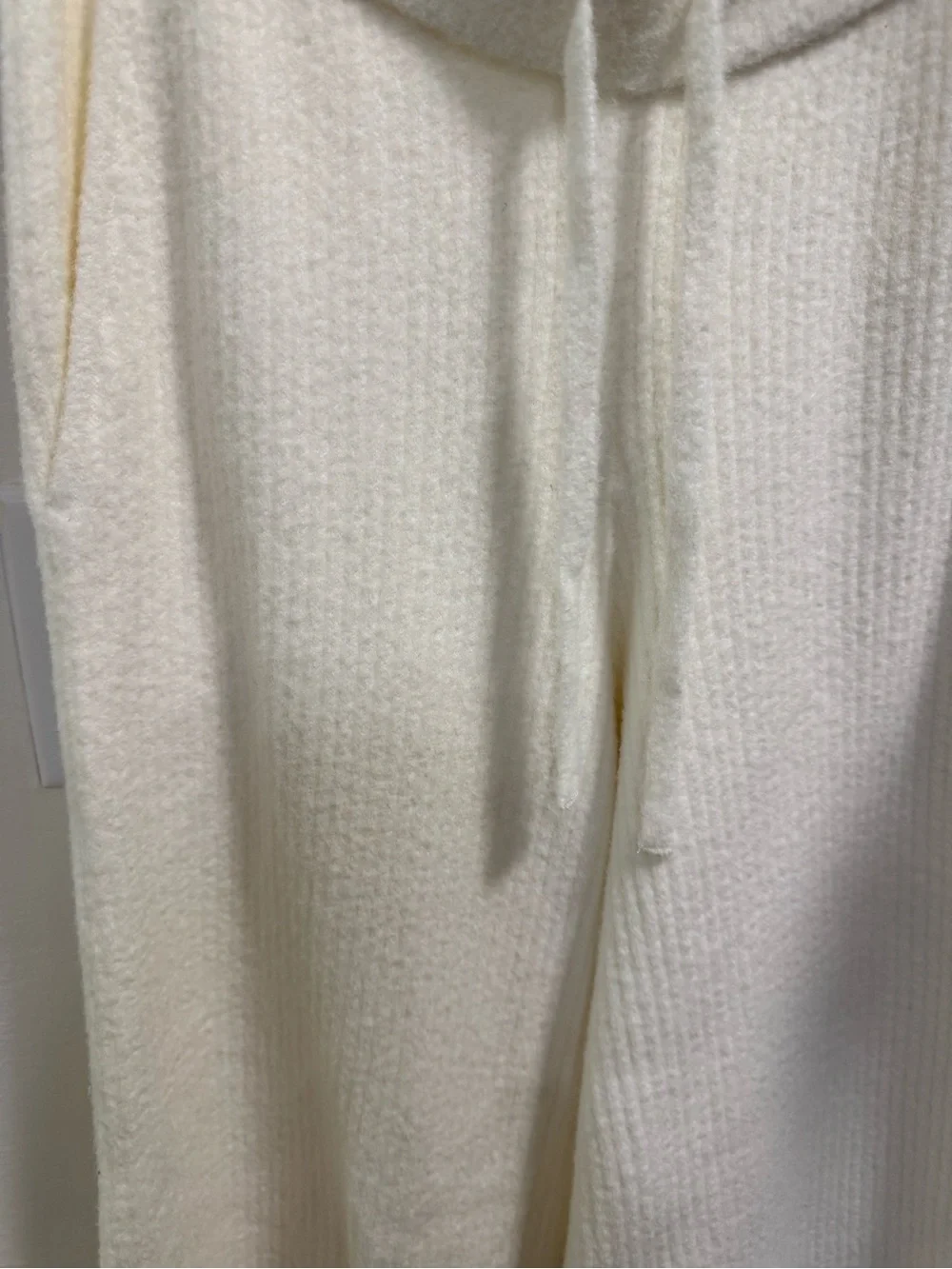 ALO Yoga Cream Ribbed Wide-Leg Knit Pants with Drawstring